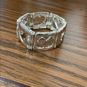 Stretch heart bracelet